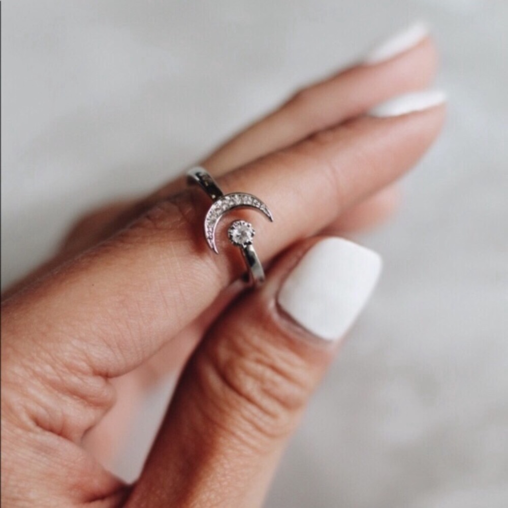✨ MAKE OFFER ✨ MOON & STAR SILVER CUFF RING
